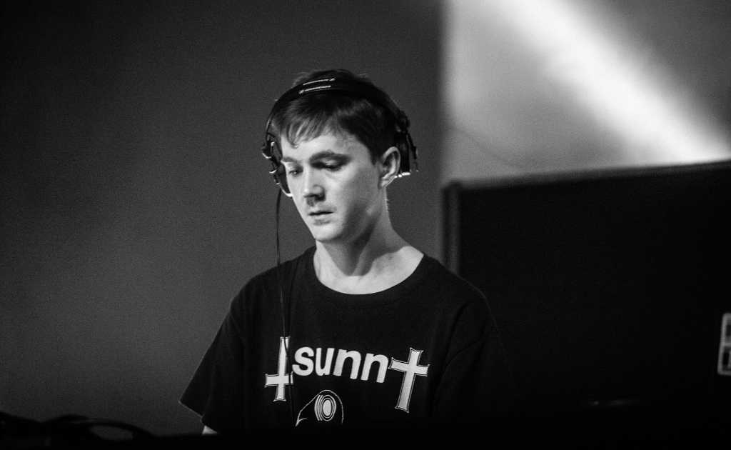宀 invites Ben UFO (Hessle Audio, Bristol) & Just Bee (Hong Kong) at 宀 ...