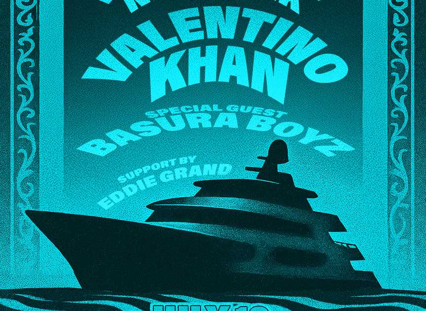 valentino-khan-powerboat-at-pier-36-new-york-city